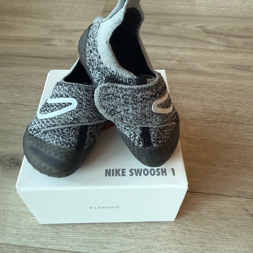 Nike swoosh 1 Kids Sneakers - Gray